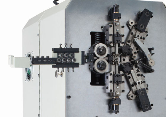 Máquina de bobinamento da mola multifuncional do CNC de oito linhas centrais, mola que forma a elevada precisão da máquina e a velocidade